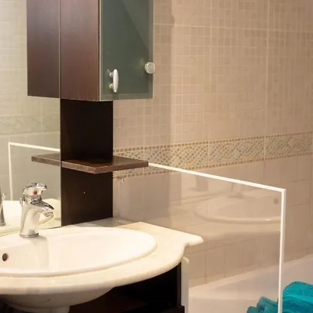 Charming T3 Duplex On The Top Floor In Appartamento *